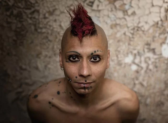 C-drík in the original colour portrait